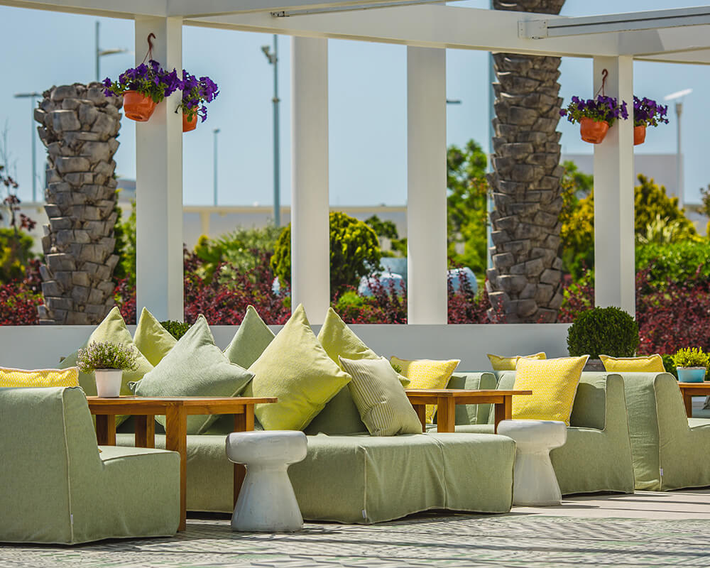 hotle-outdoor-space